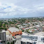 Parramatta New Paint 2B2B High Floor Apt Next To Train And Shopping
