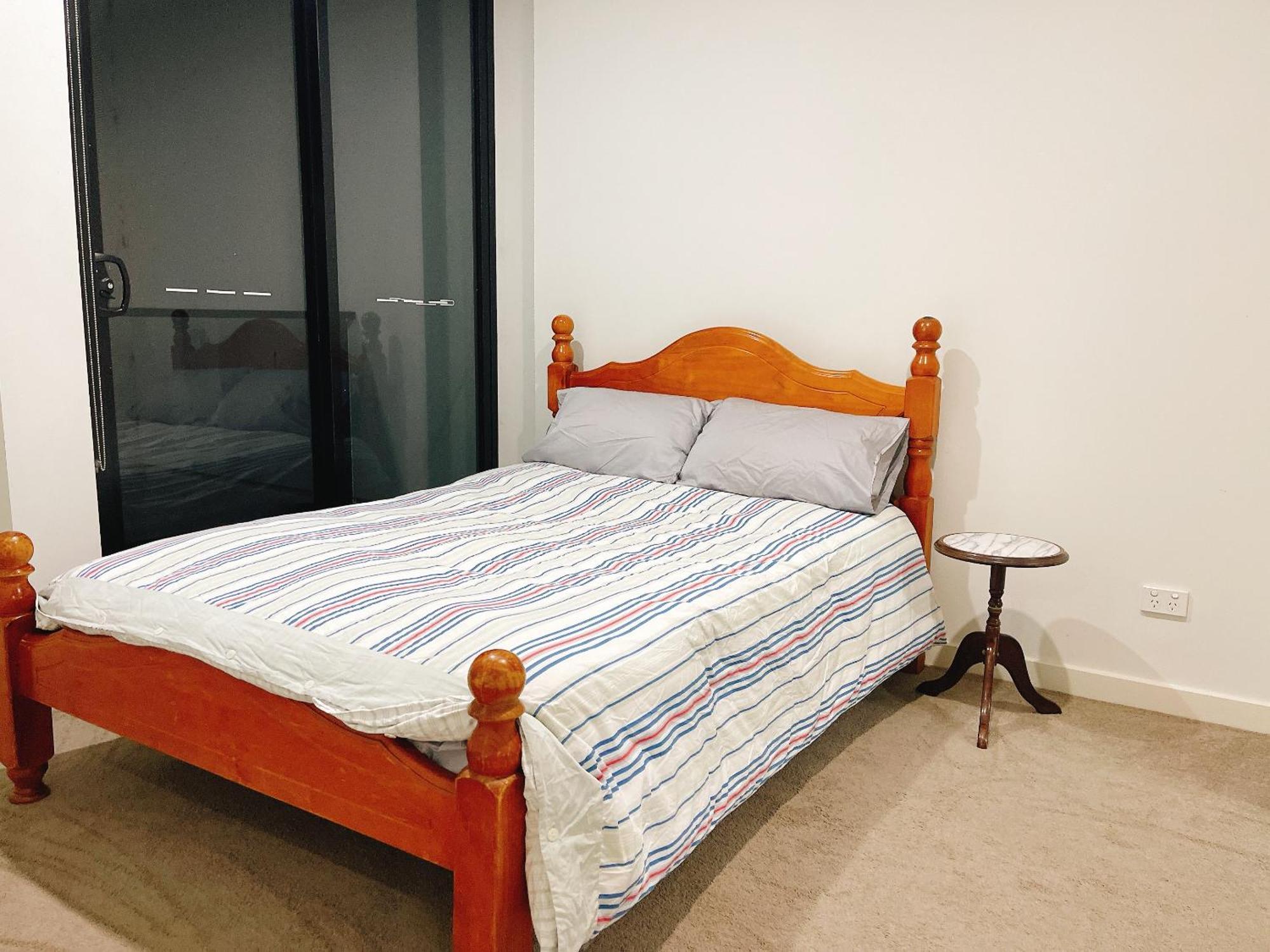 Parramatta New Paint 2b2b High Floor Apt Next To Train And Shopping Sydney