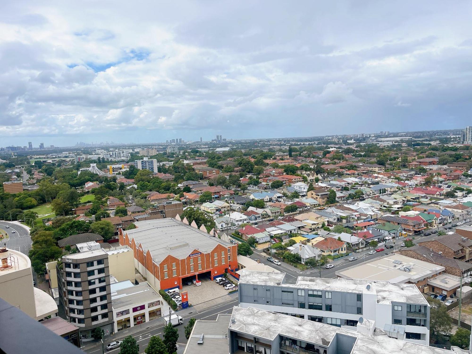 Parramatta New Paint 2b2b High Floor Apt Next To Train And Shopping * Sydney