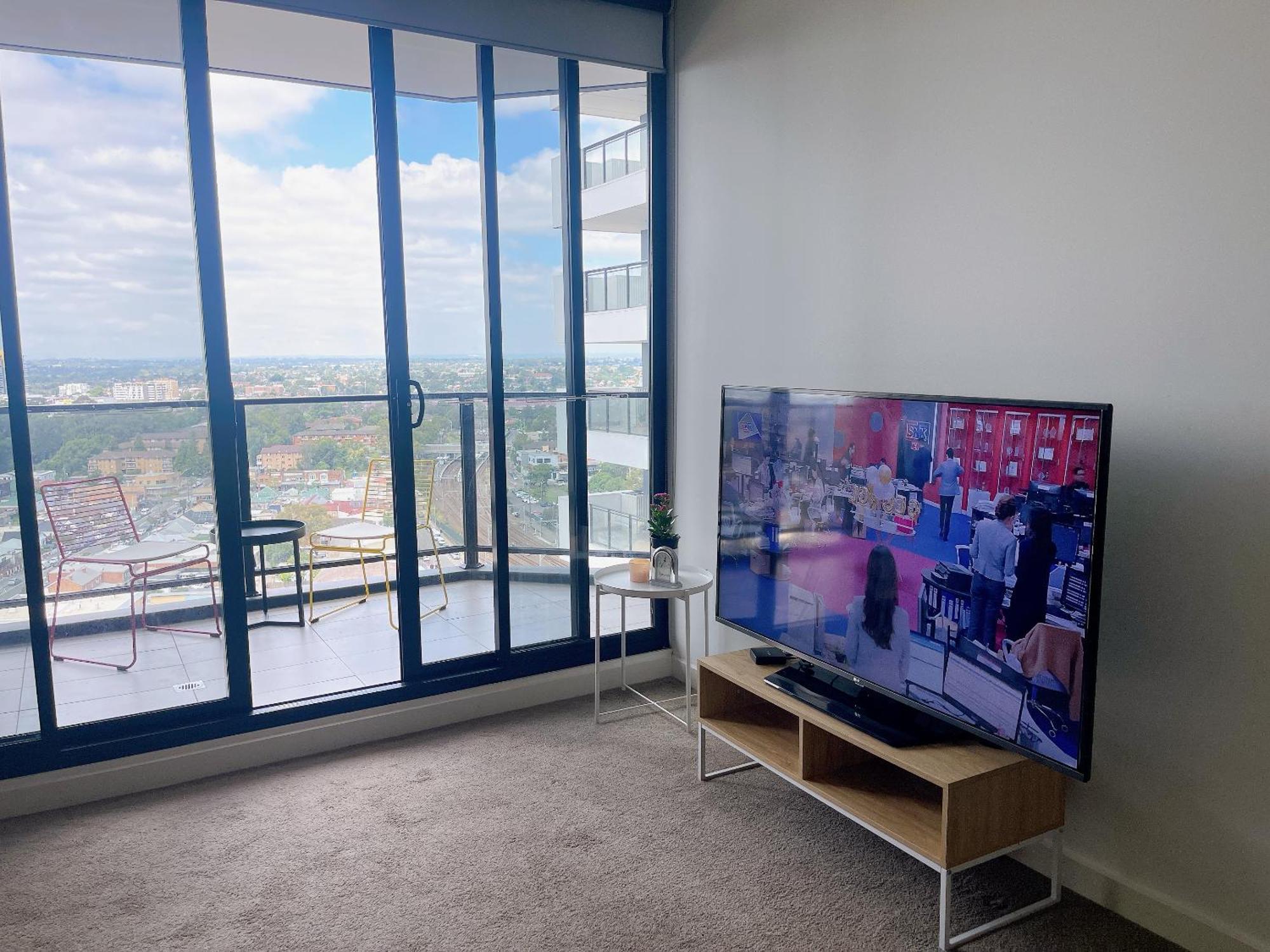 Parramatta New Paint 2b2b High Floor Apt Next To Train And Shopping Apartment
